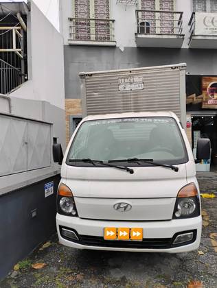 HYUNDAI HR 2.5 LONGO COM CAÇAMBA 4X2 16V 130CV TURBO INTERCOOLER DIESEL 2P MANUAL